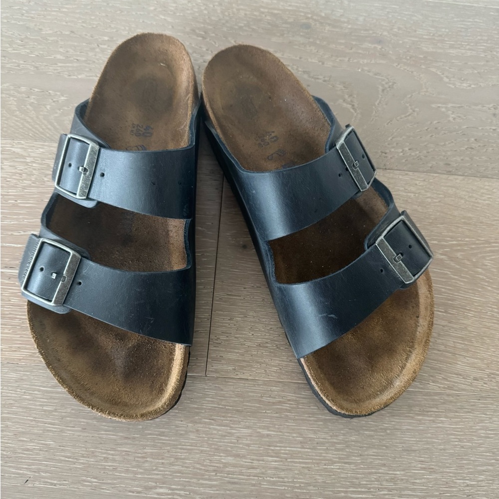 Birkenstock womens size 40 (fit like size 9-9.5) sandals leather